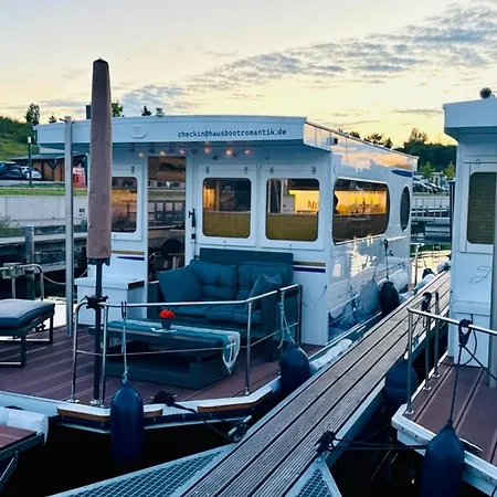 Apartament Hausboot Als Festlieger Im Hafen -hafenglueck- Braunsbedra