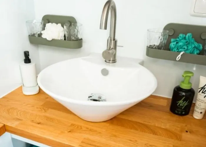 Lägenhet Hausboot Als Festlieger Im Hafen -hafenruhe-