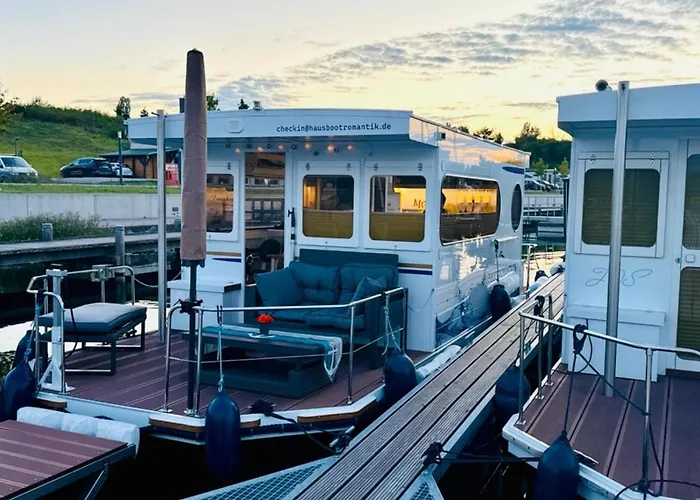 Lägenhet Hausboot Als Festlieger Im Hafen -hafenruhe- Braunsbedra