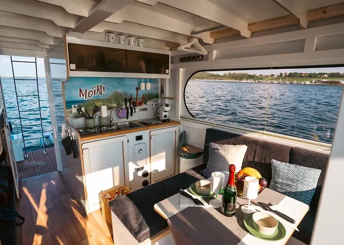 Lägenhet Hausboot Als Festlieger Im Hafen -hafenruhe- Braunsbedra