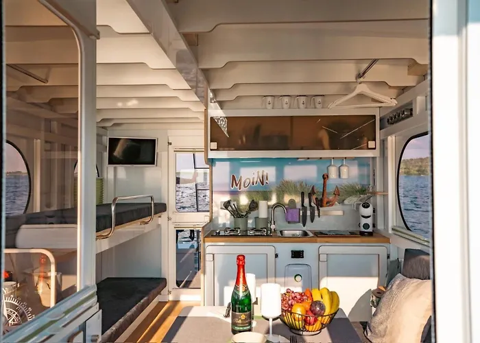 Hausboot Als Festlieger Im Hafen -hafenruhe- Lägenhet